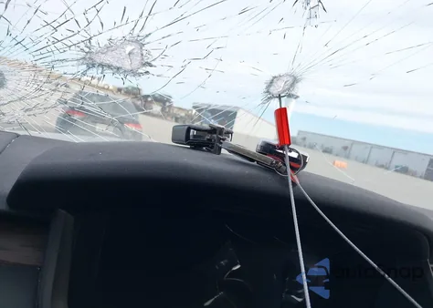 2018 Land Rover Discovery Hse z USA, uszkodzony, nr VIN SALRR2RK9JA047772